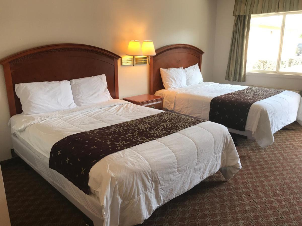Woodburn Inn Экстерьер фото