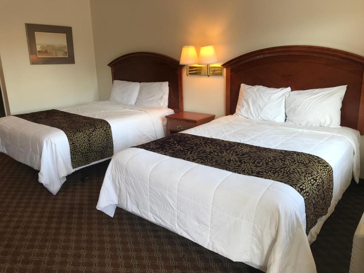 Woodburn Inn Экстерьер фото