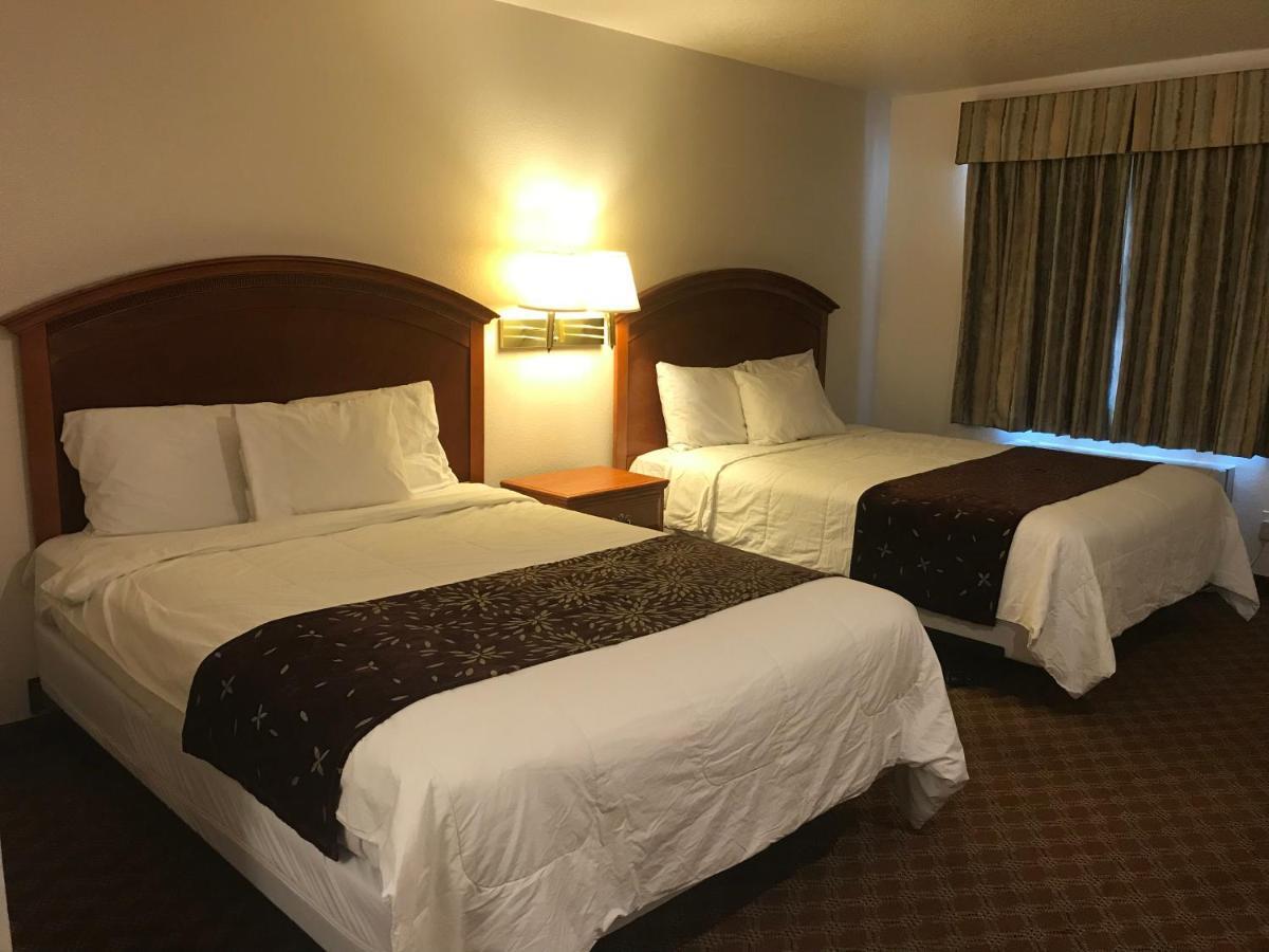 Woodburn Inn Экстерьер фото