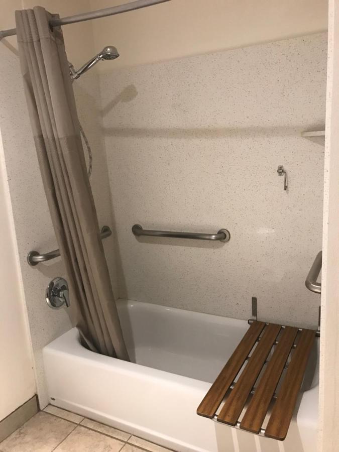 Woodburn Inn Экстерьер фото